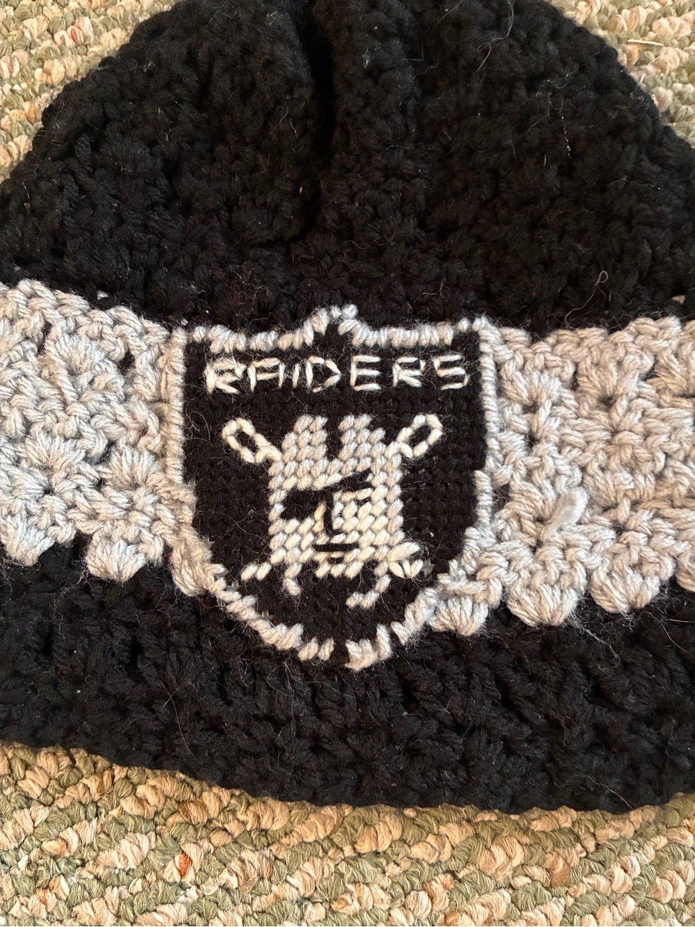 😎 Raiders Handmade beanie hat - Picture 3 of 7